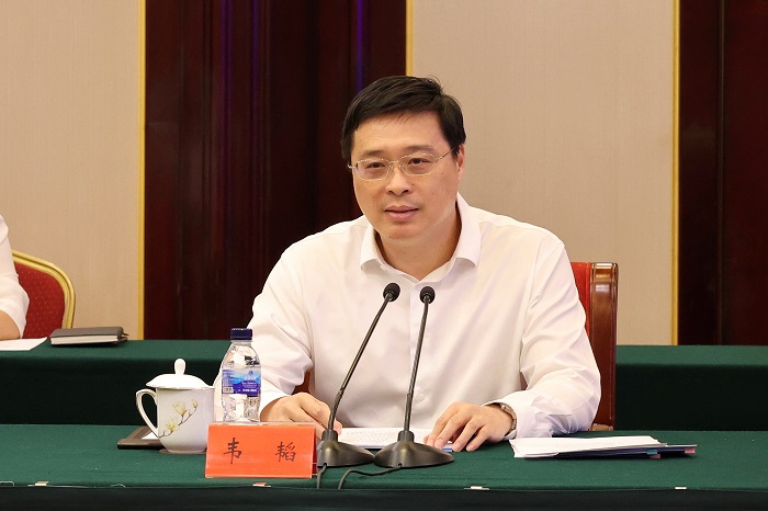嚴(yán)昊出席太原市—上海市工業(yè)經(jīng)濟(jì)聯(lián)合會(huì)、經(jīng)濟(jì)團(tuán)體聯(lián)合會(huì)考察團(tuán)工作座談會(huì)4.jpg