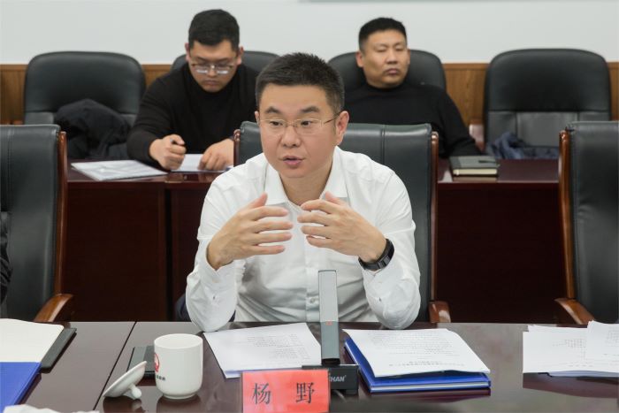 20231206嚴(yán)昊主席與遼寧省鞍山市委常委、海城市委書(shū)記陸薦援，市長(zhǎng)楊野會(huì)談2.jpg