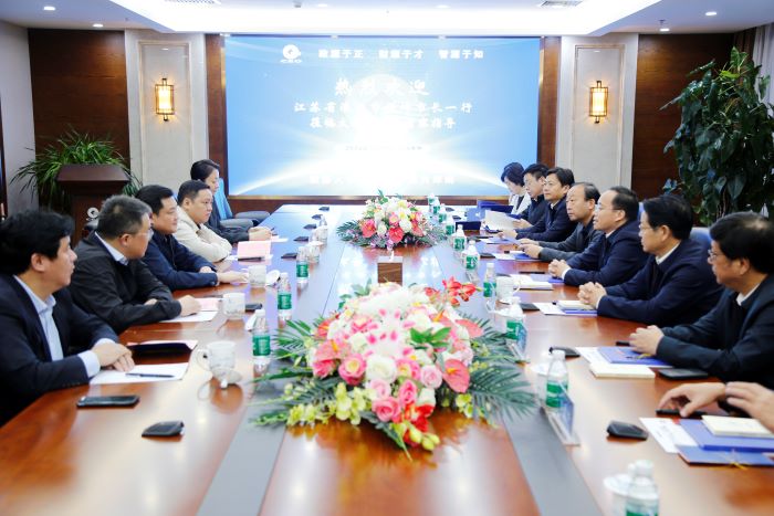 20240927嚴(yán)昊主席與江蘇淮安市委副書記、市長顧坤會談1.jpg