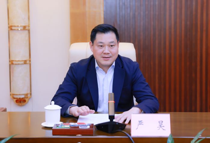 20250205嚴(yán)昊與廣西防城港市委書記黃江、市長邱明宏會談3.jpg