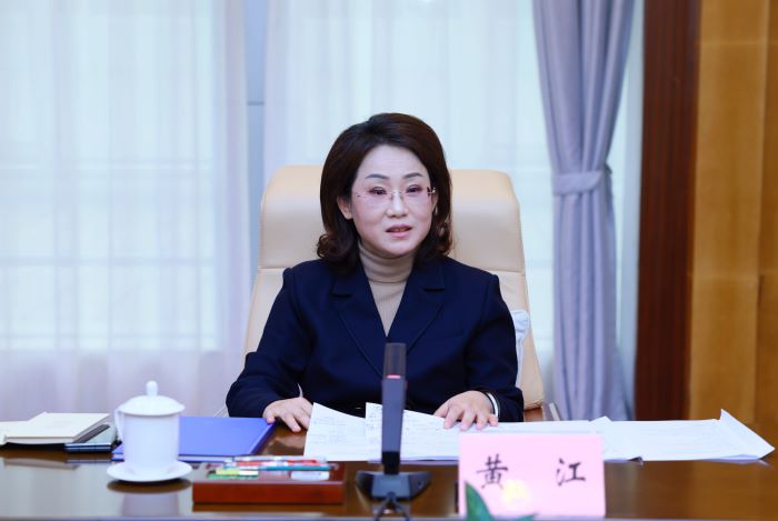 20250205嚴(yán)昊與廣西防城港市委書記黃江、市長邱明宏會談2.jpg